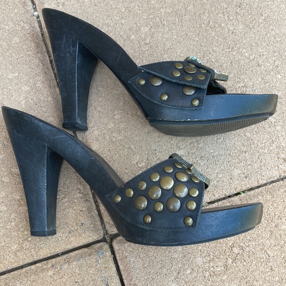 MIA women’s size 6 wooden clogs heels with rhinestone buckle - Picture 9 of 14